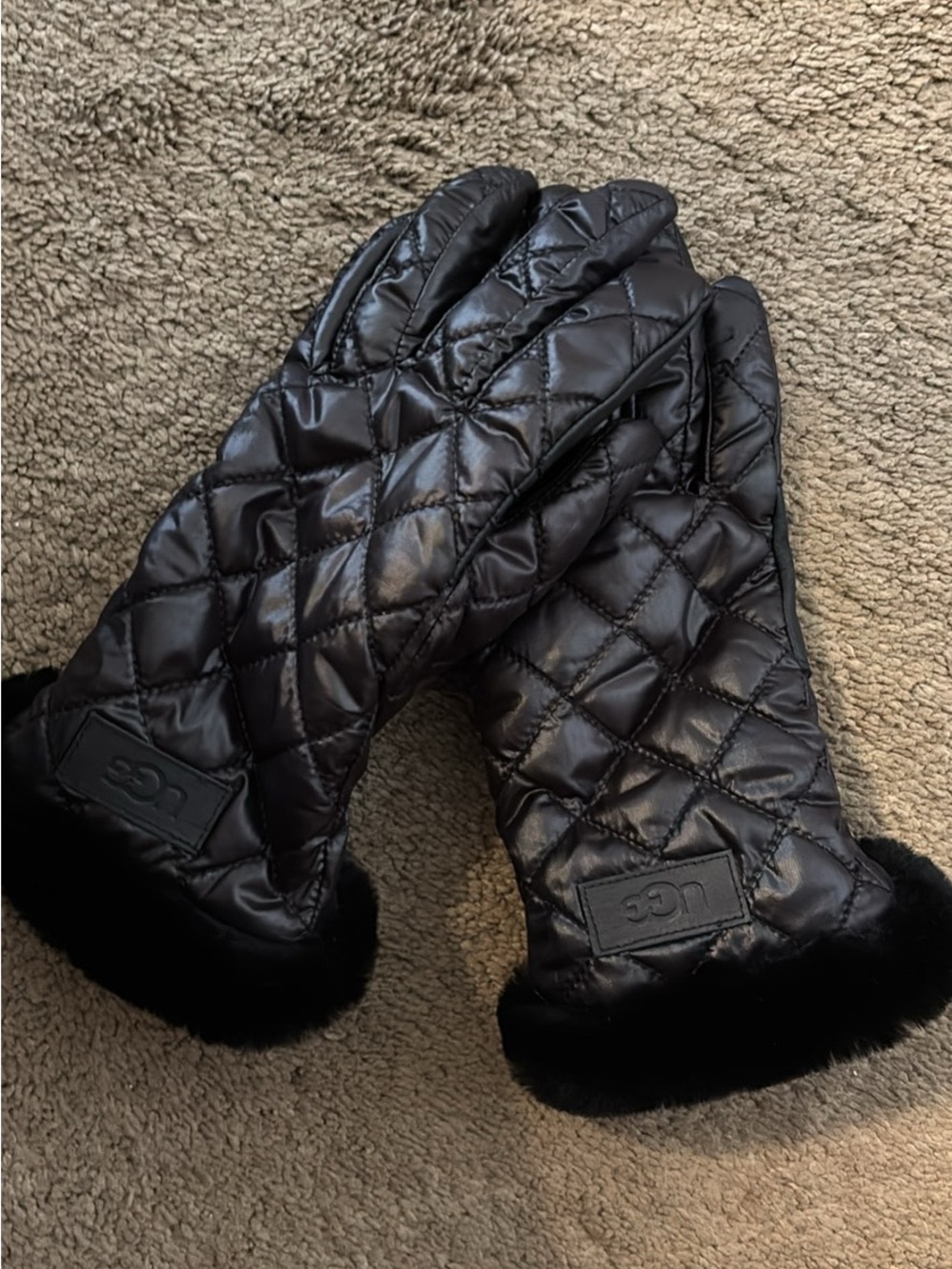 UGG Black Quilted Faux-Fur Trim Gloves
